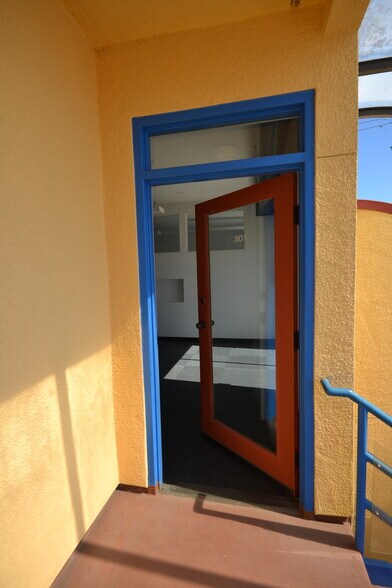 More Photos Of 2608 9th St, Berkeley Office For Lease