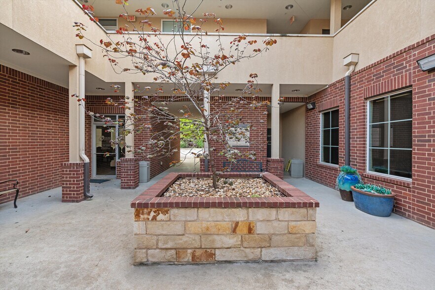 More Photos Of 503 E Palm Valley Blvd, Round Rock Medical For Sale