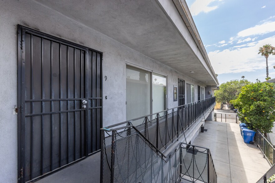 More Photos Of 406 S St Andrews Pl, Los Angeles Apartments For Sale