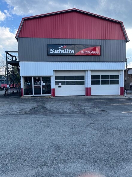 More Photos Of 855 Jefferson Ave, Washington Convenience Store For Sale