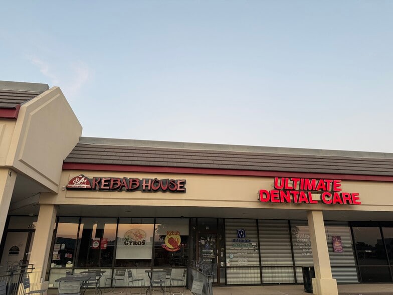 More Photos Of 910 W Parker Rd, Plano Unknown For Lease