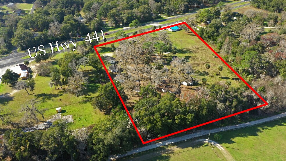 More Photos Of 18585 N US Highway 441, Reddick Hotel For Sale