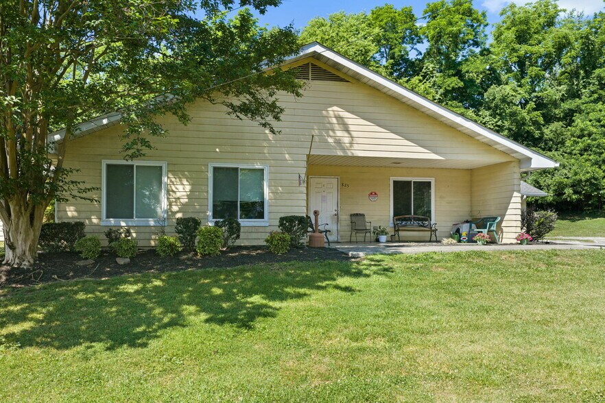 More Photos Of 825 Donna St, Morristown Apartments For Sale