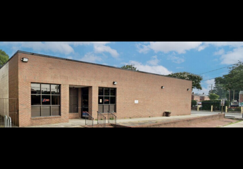 More Photos Of 10 N Thompson St, Richmond Freestanding For Lease