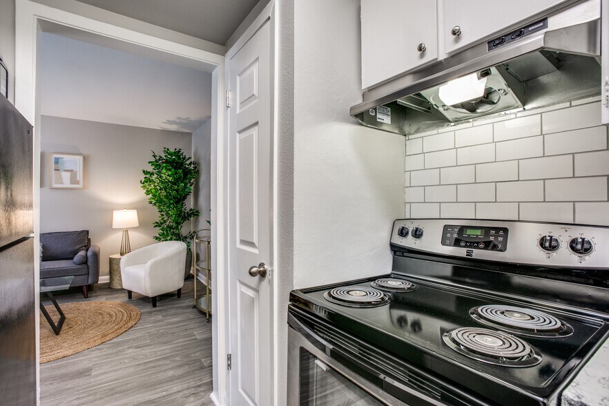 More Photos Of 8900 Chimney Rock Rd, Houston Apartments For Sale