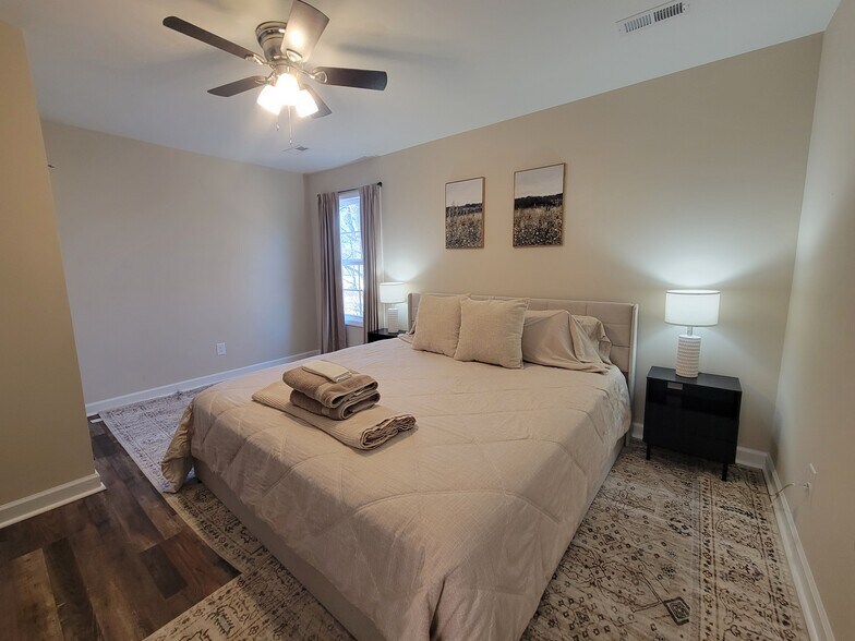 More Photos Of 109 E Highfill Ave, Liberty Apartments For Sale