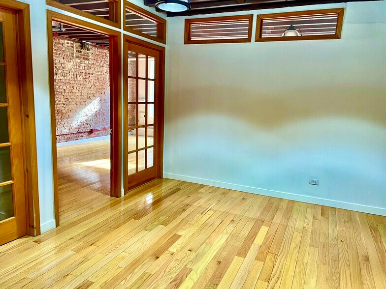 More Photos Of 19 Fulton St, New York Office For Lease