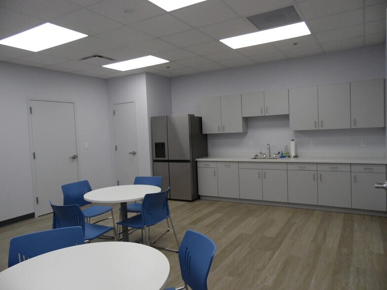 More Photos Of 252 Plemmons Rd, Duncan Unknown For Lease