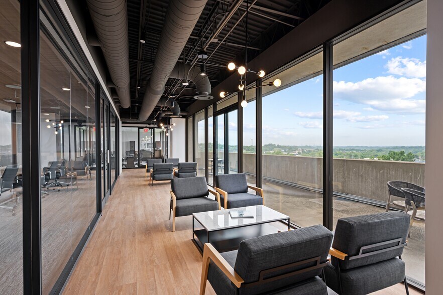 More Photos Of 3340 Perimeter Hill Dr, Nashville Office For Sale