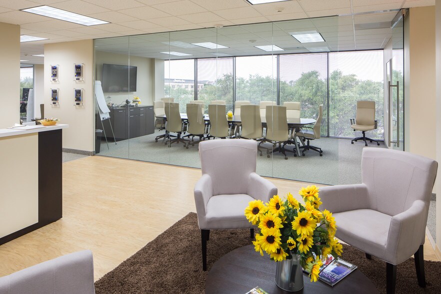 More Photos Of 4560 Belt Line Rd, Addison Medical For Lease