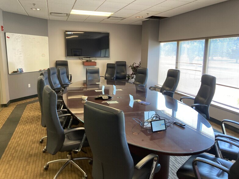 More Photos Of 7887 Hub Pky, Valley View Office For Lease
