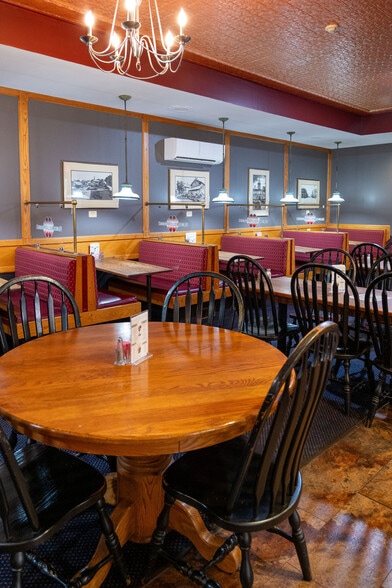 More Photos Of 35 W Jackson St, Millersburg Hotel For Sale