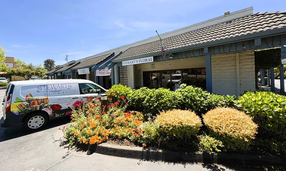 More Photos Of 1658 Soquel Dr, Santa Cruz Unknown For Lease