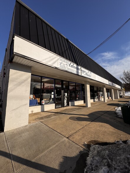 More Photos Of 419-437 Hawkins Ave, Ronkonkoma Storefront For Sale