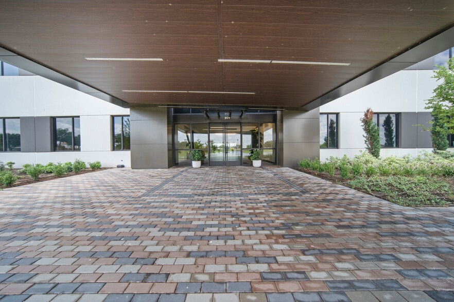 More Photos Of 24200 Via Mazzini Way, Richmond Office For Lease