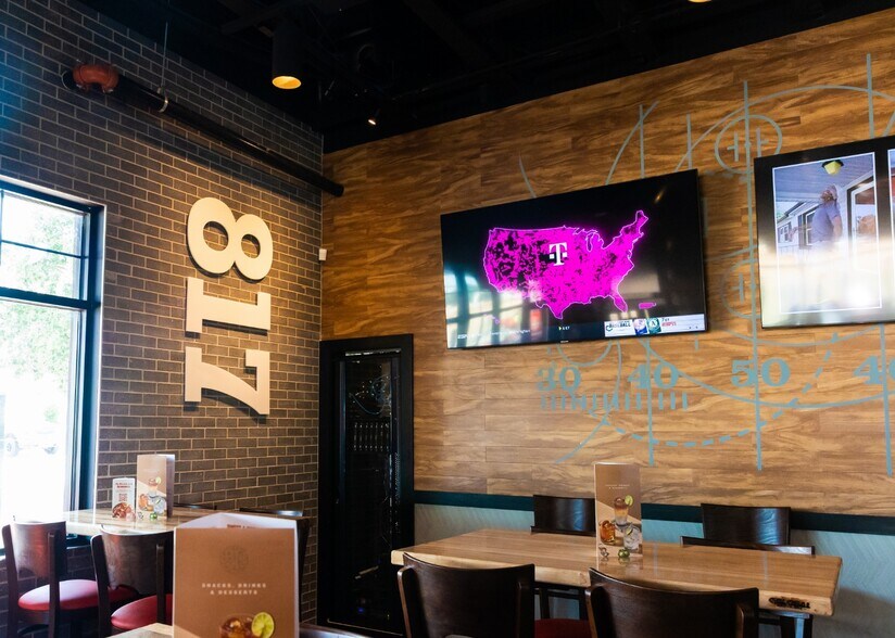 More Photos Of 6501 North Fwy, Fort Worth Restaurant For Sale