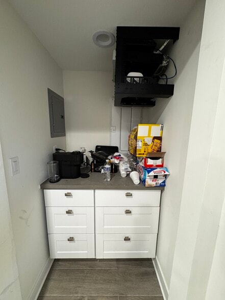 More Photos Of 3238 Foothill Blvd, Glendale Freestanding For Sale