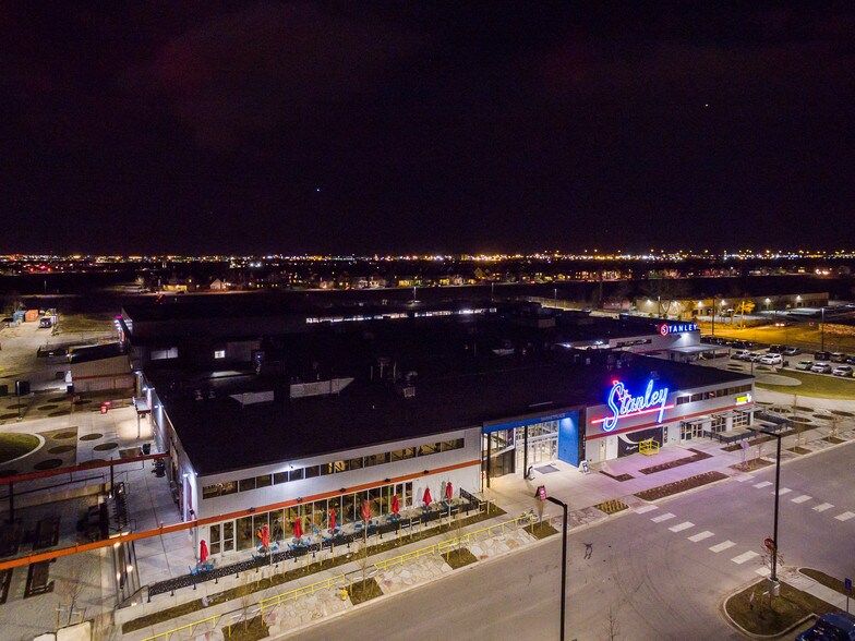 More Photos Of 2501 Dallas St, Aurora General Retail For Lease