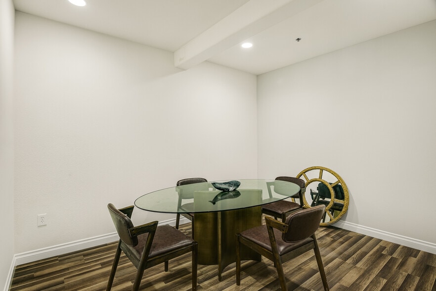 More Photos Of 928-950 Hornblend St, San Diego Medical For Sale