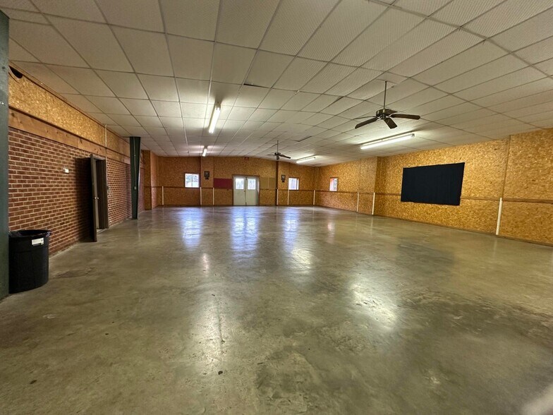 More Photos Of 10 Bowen Rd, Eupora Freestanding For Sale