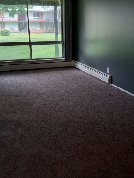 More Photos Of 23600-23650 W 7 Mile Rd, Detroit Apartments For Sale