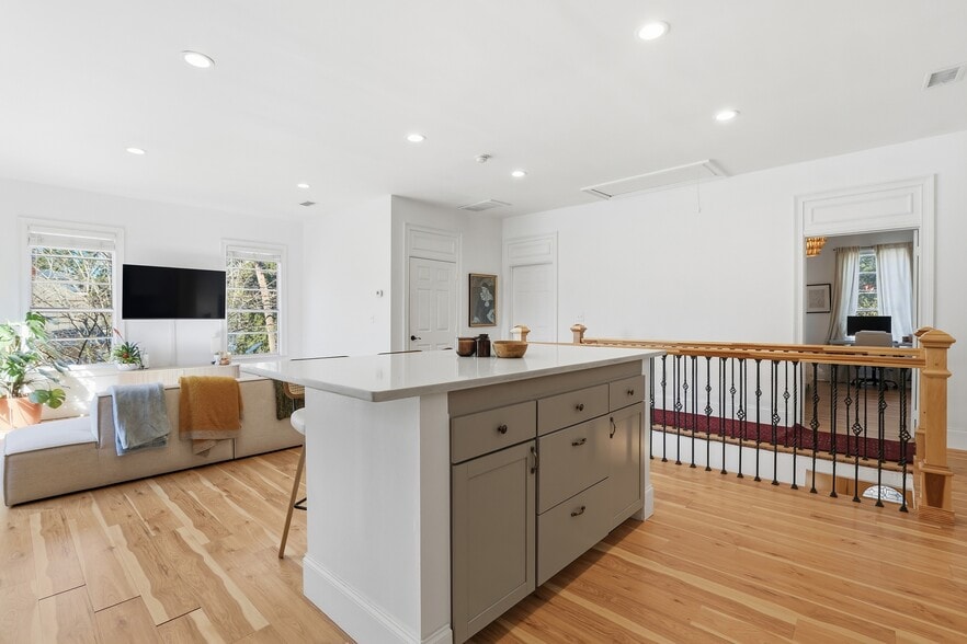 More Photos Of 521 W 37th St, Savannah Multifamily For Sale