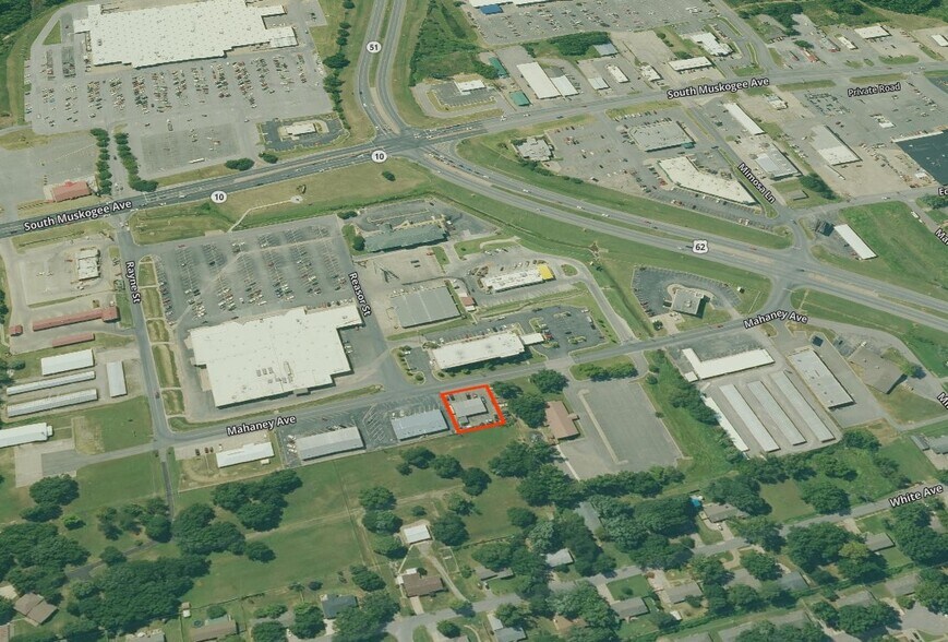 More Photos Of 2113 Mahaney Ave, Tahlequah Service Station For Sale