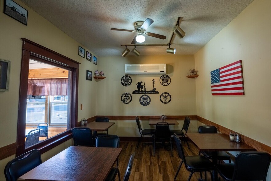 More Photos Of 507 W Wisconsin St, Sparta Flex For Sale