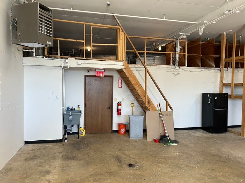 More Photos Of 10215 Franklin Ave, Franklin Park Warehouse For Sale