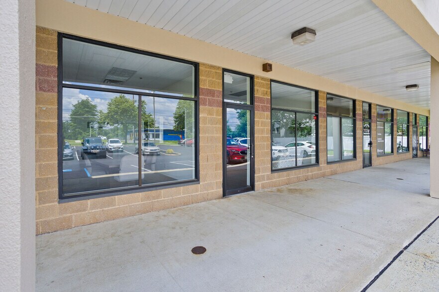 More Photos Of 1702 Mount Holly Rd, Burlington Freestanding For Lease