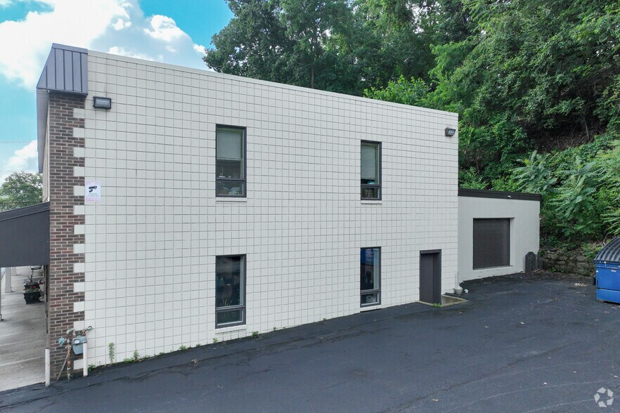 More Photos Of 3471-3475 Babcock Blvd, Pittsburgh Storefront Retail Office For Lease
