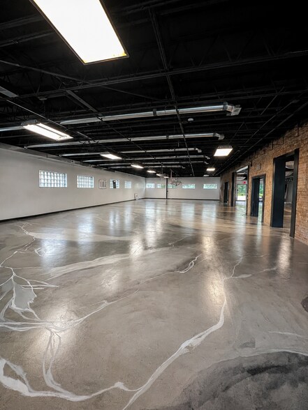 More Photos Of 44 W Lincoln Hwy, Chicago Heights General Retail For Sale