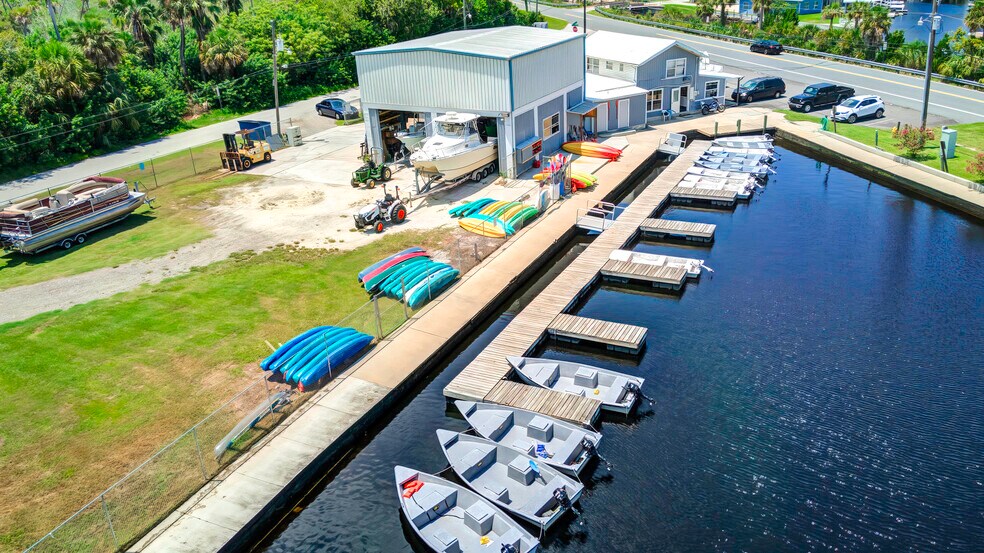 More Photos Of 7154 Shoal Line Blvd, Spring Hill Marina For Sale