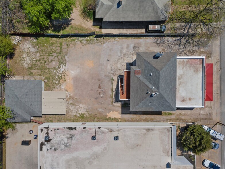 More Photos Of 521 N 18th St, Waco Office Residential For Sale