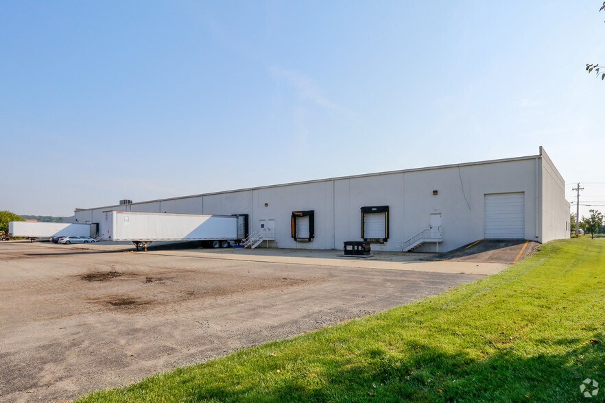 More Photos Of 5635-5653 Union Centre Dr, West Chester Warehouse For Lease