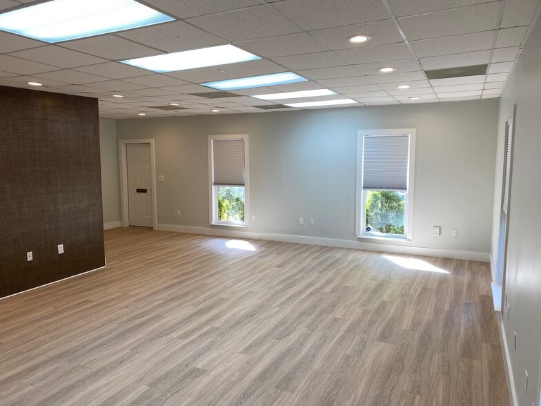 More Photos Of 2312 Peachford Rd, Atlanta Office Residential For Sale