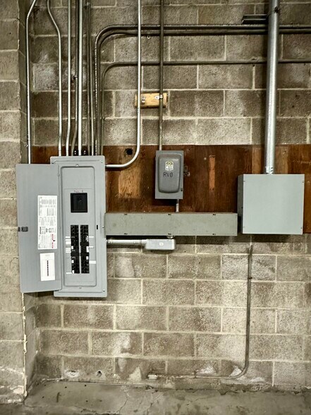 More Photos Of 612 Buena Vista Ave, Stockton Warehouse For Lease