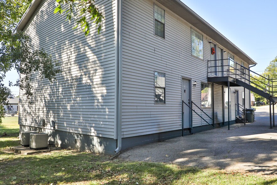 More Photos Of 422 W Jackson St, Union City Apartments For Sale