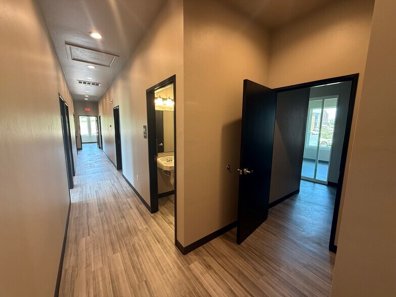 More Photos Of 1941 NW 142nd St, Oklahoma City Office For Lease
