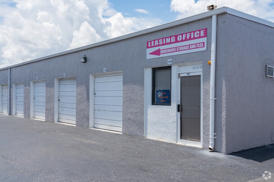 More Photos Of 4500-4560 N Dixie Hwy, Oakland Park Light Manufacturing For Lease
