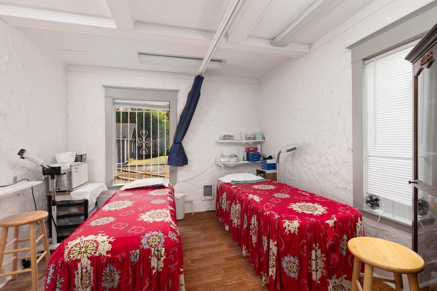 More Photos Of 3606 S 12th St, Tacoma Freestanding For Sale