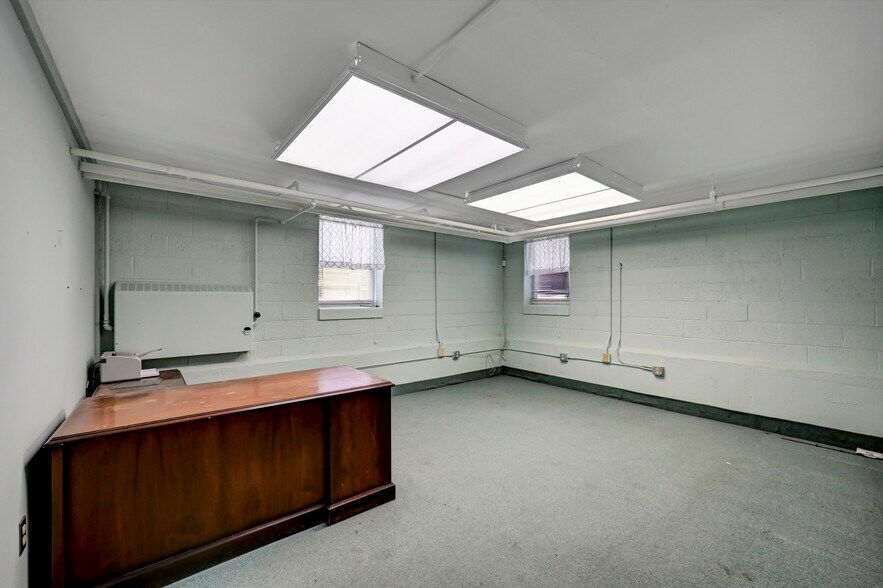More Photos Of 301 Delaware Ave, Olyphant Office For Sale