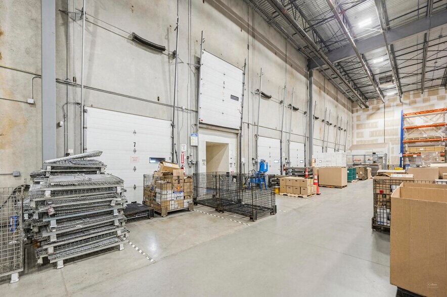 More Photos Of 16111 Blundell Rd, Richmond Distribution For Lease