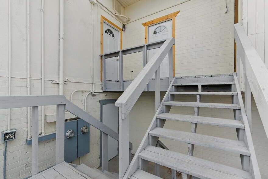 More Photos Of 214 S Maryland Pky, Las Vegas Loft Creative Space For Sale