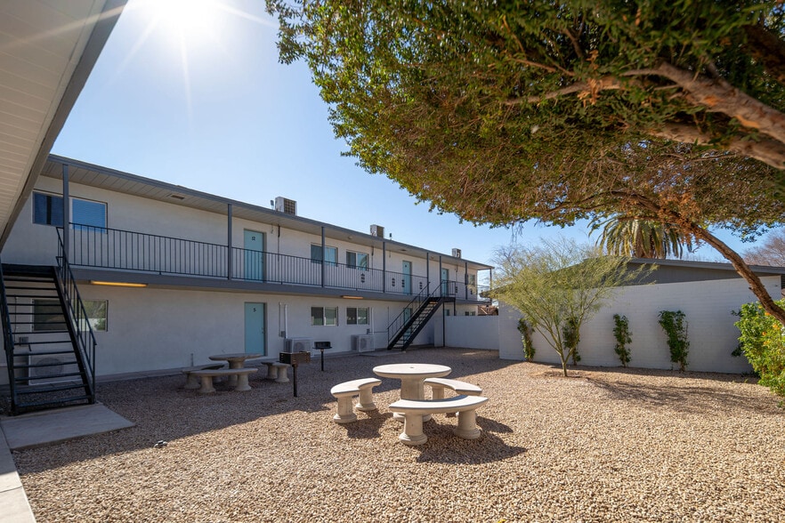 More Photos Of 5623 W Myrtle Ave, Glendale Apartments For Sale