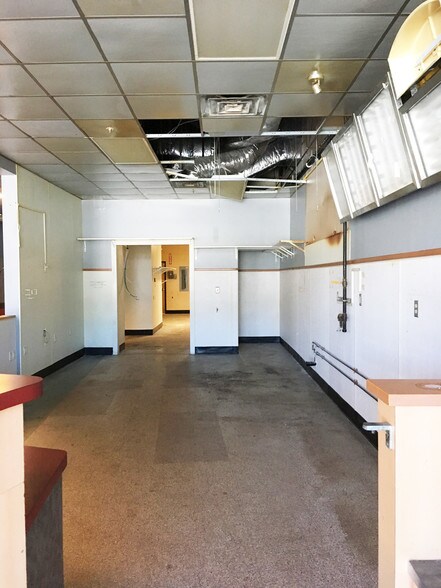 More Photos Of 1548 W Main St, Willimantic Storefront Retail Office For Lease