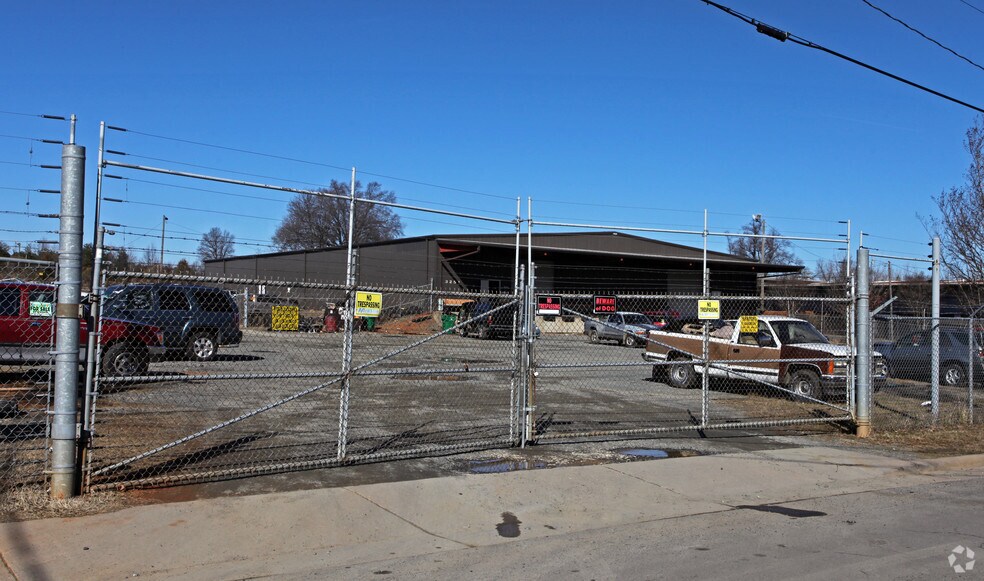More Photos Of 3251 Robinson Cir, Charlotte Warehouse For Sale
