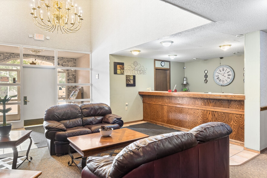 More Photos Of 240 E Fond du Lac St, Ripon Hotel For Sale