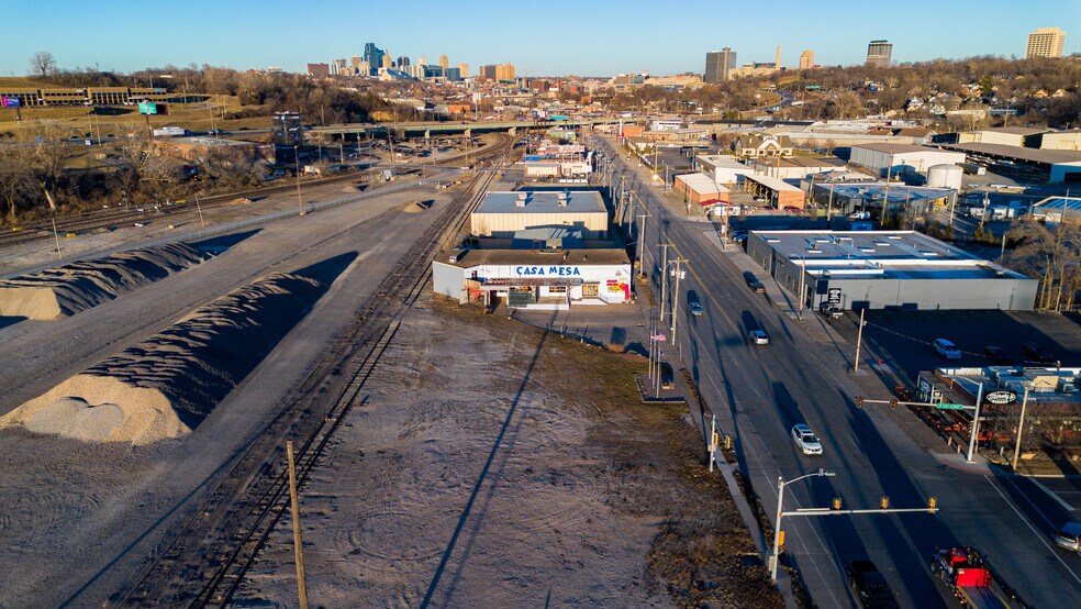 More Photos Of 3054 Southwest Blvd, Kansas City Warehouse For Sale