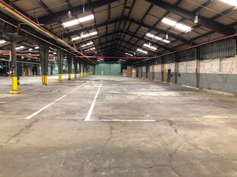 More Photos Of 55 Woodruff St, Walden Distribution For Sale